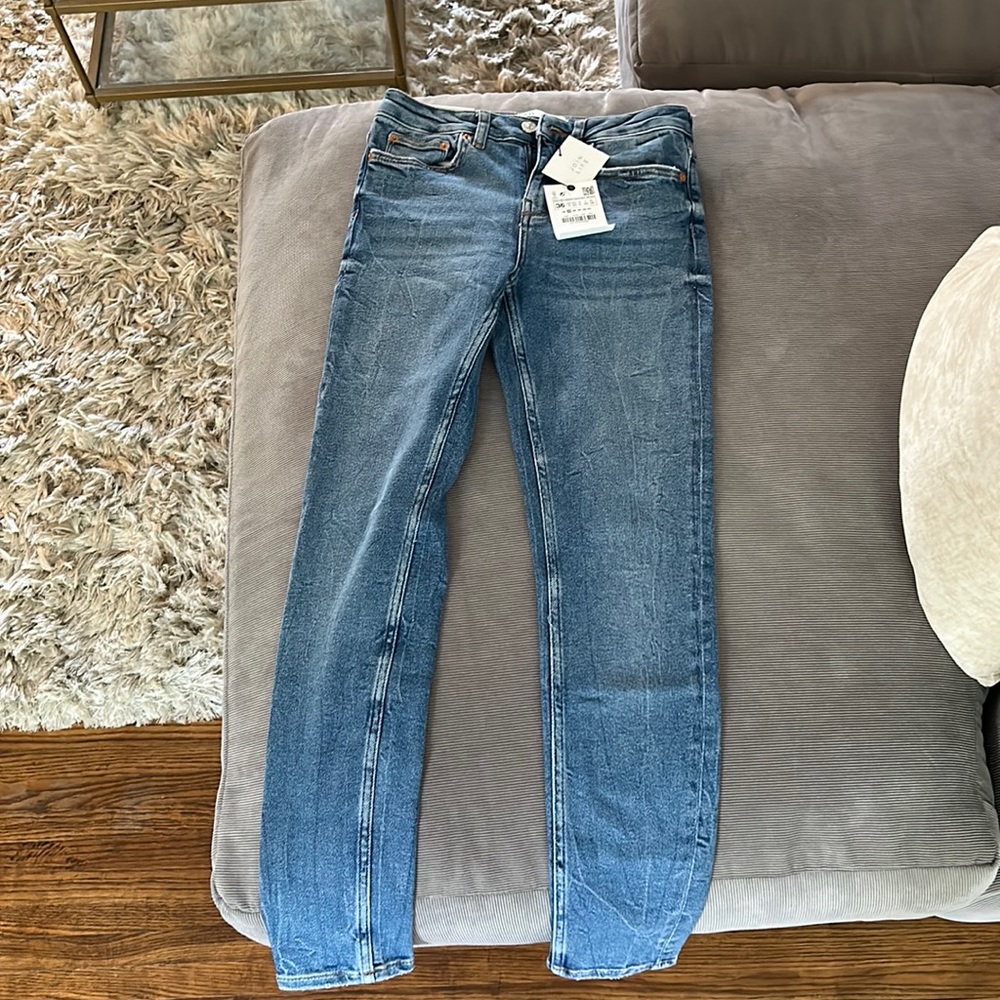 Brand new Zara 80s skinny, slim, fit, mid rise jean